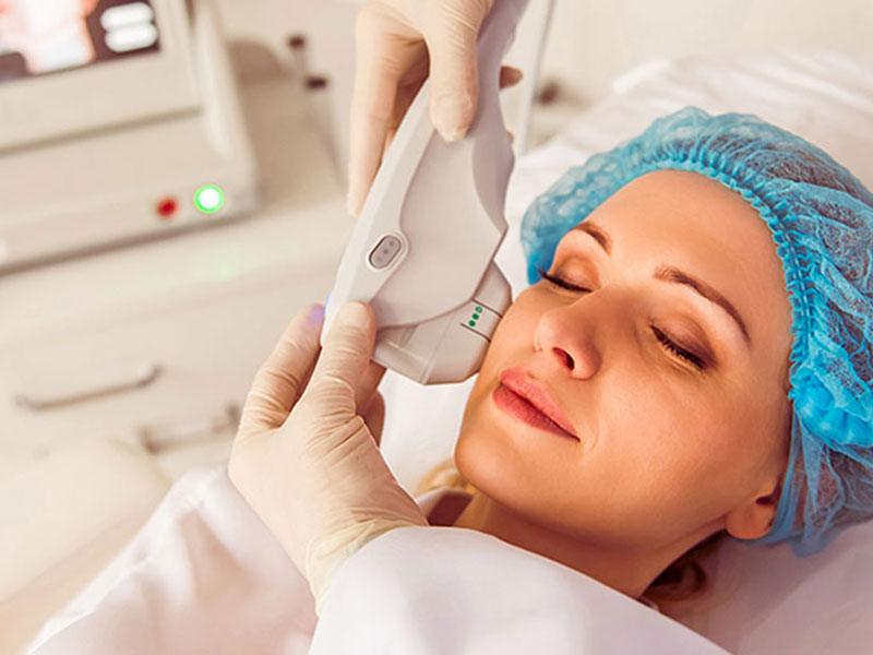 مزایای لیفت صورت با هایفوتراپی - کلینیک تندیس