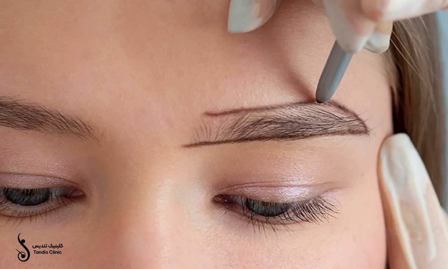 ترسیم کاشت ابرو fit برای یک زیباجو