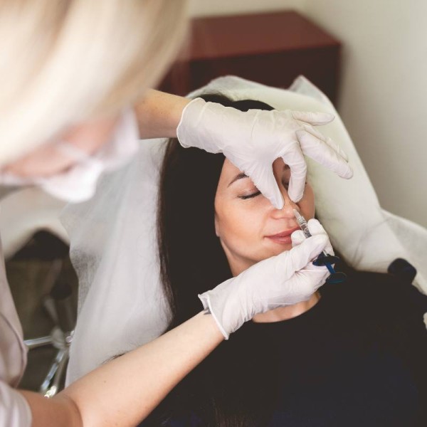 بوتاکس بینی چیست؛ عوارض، مراقبت، قیمت