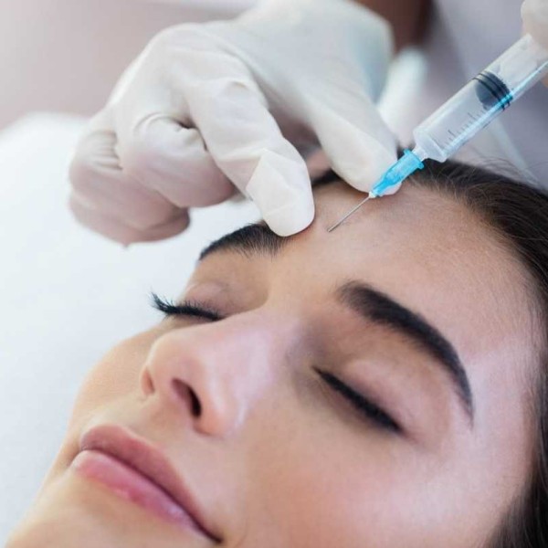 بوتاکس پیشانی چیست؛ عوارض، مراقبت و ماندگاری