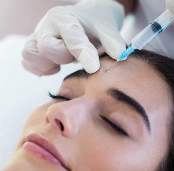 بوتاکس پیشانی چیست؛ عوارض، مراقبت و ماندگاری